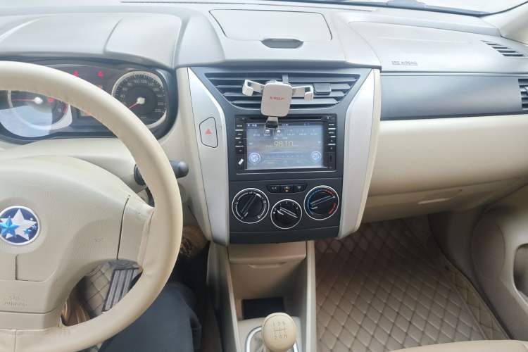 Used Venucia D50 2013 1.6L Manual Fashion Edition
