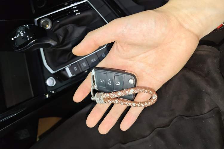 Used Volkswagen Tayron 2019 330TSI Two-Wheel-Drive Luxury Version China V Emission Standard
