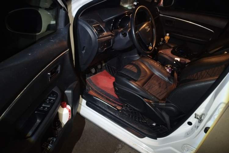 Used Cowin E3 2018 1.5L Manual Luxury Model