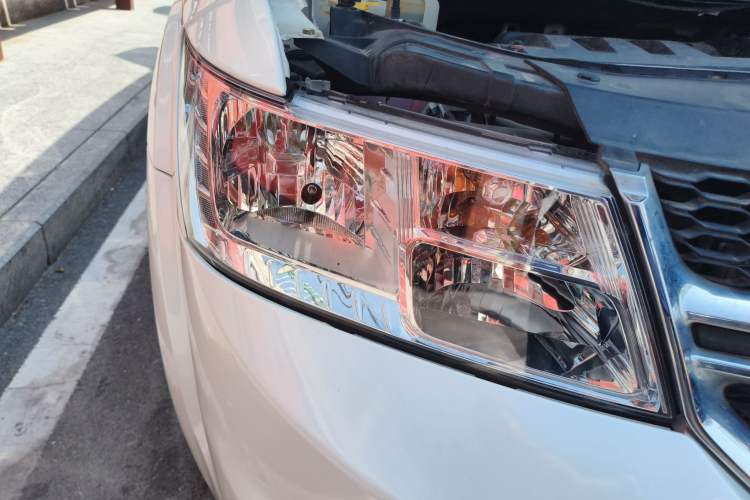 Used Dodge Journey 2013 2.4L Two-Wheel Drive Luxury Version