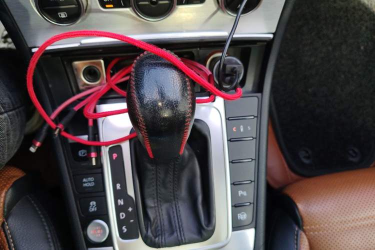 Used Volkswagen FAW-Volkswagen CC 2013 2.0 TSI Prestige Model Gear Lever