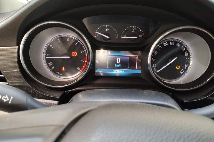 Used Buick Verano 2017 Sedan 15S Manual Leading Model Odometer Close Up