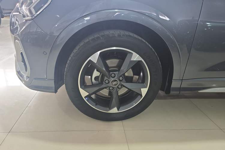 Used Audi Q3 2023 35 TFSI Fashion Dynamic Model (1.5T)