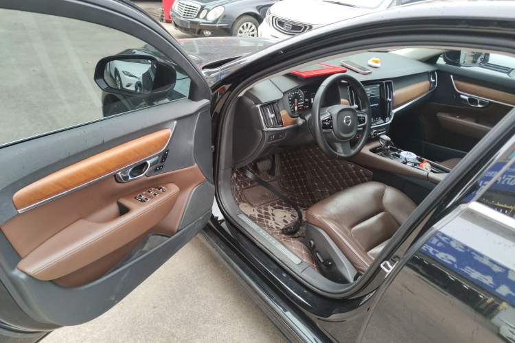Used Volvo S90 2020 T5 Zhiyi Luxury Edition
