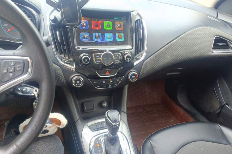 Used Chevrolet Cruze 2016 1.5L Automatic Luxury Edition Audio And AC Panel