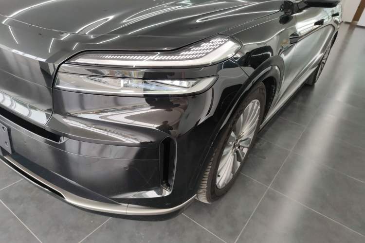 Used ONVO Luxeed L90 2025 Model—Ultra Six-Seater Version
