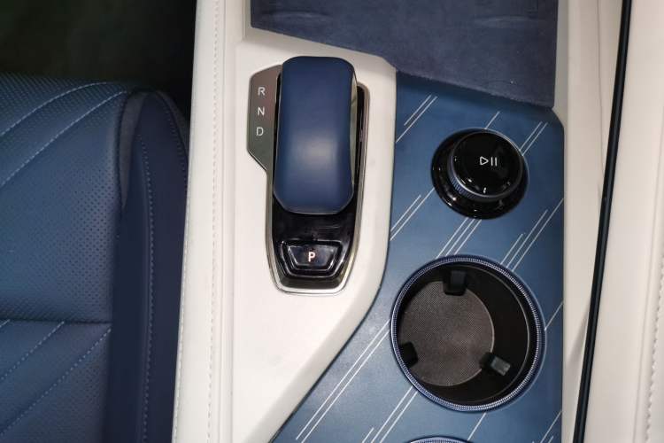 Used Zeekr 001 2025 YOU Edition 100 kWh All-Wheel Drive Gear Lever