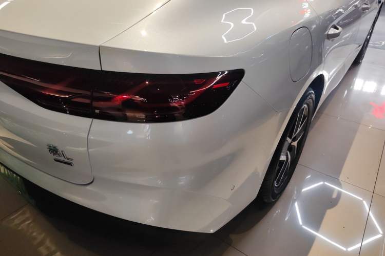 Used BYD Qin L 2025 DM-i Smart Drive 120KM Superior Model
