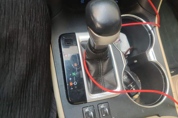 Used Toyota Highlander 2018 2.0T Four-Wheel Drive Luxury Version 7 Seats China VI Standard Gear Lever