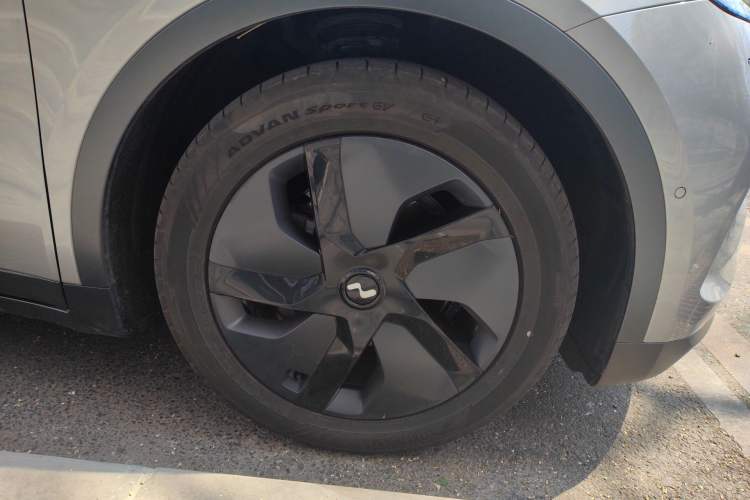 Used ONVO L60 2024 60 kWh All-Wheel Drive