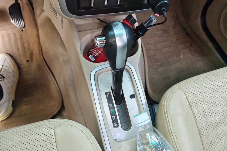 Used Zotye 5008 2010 1.3L CVT Standard Edition Gear Lever