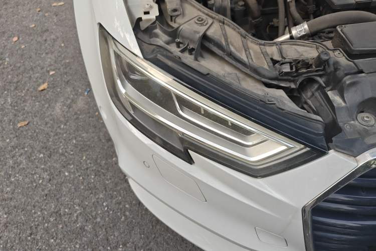 Used Audi A3 2017 Limousine 35 TFSI Sport Edition Right Front Headlight