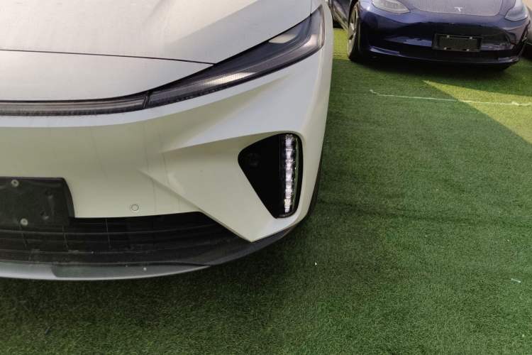 Used Rising R7 2023 Rear-Drive Screen King Edition