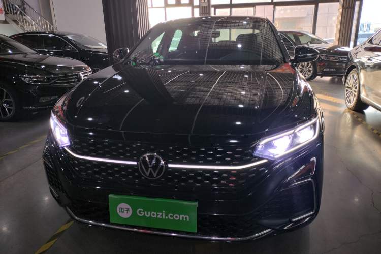 Used Volkswagen Passat 2022 330TSI Starry Luxury Edition Custom Version