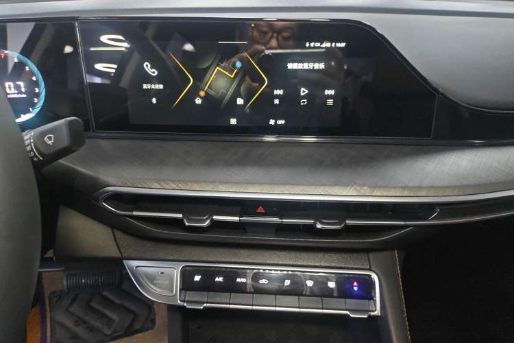 Used CHANGAN Eado 2023 Changan Edition PLUS Blue Whale NE 1.4T GDI DCT Prestige Version
