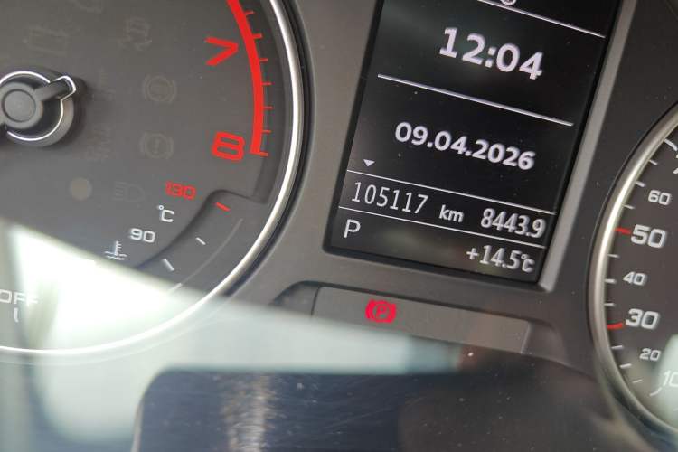 Used Audi Q2L 2018 35 TFSI Fashionable & Elegant Version China VI Emission Standard Odometer Close Up