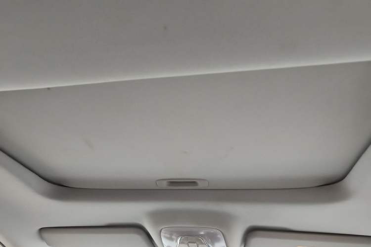 Used GAC Trumpchi GS4 2017 235T Manual Two-Wheel Drive Luxury Edition Headliner