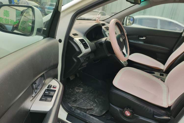 Used BYD S6 2014 2.4L Automatic Prestige 5-Seater