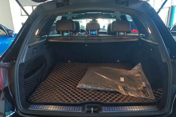 Used Mercedes-Benz GLC 2020 Facelifted GLC 260 L 4MATIC Dynamic Edition
