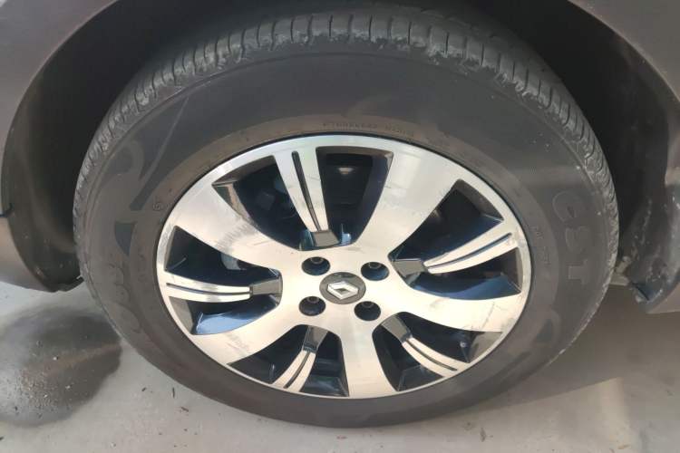 Used Renault Captur 2015 1.2T Automatic Standard Edition Left Front Wheel Hub