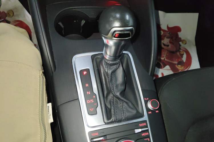 Used Audi A3 2016 Limousine 35 TFSI Prestige Edition Gear Lever