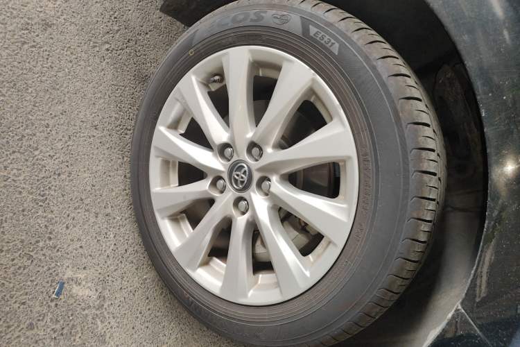 Used Toyota Camry 2019 Revised Version 2.0G Luxury Edition Right Front Wheel Hub