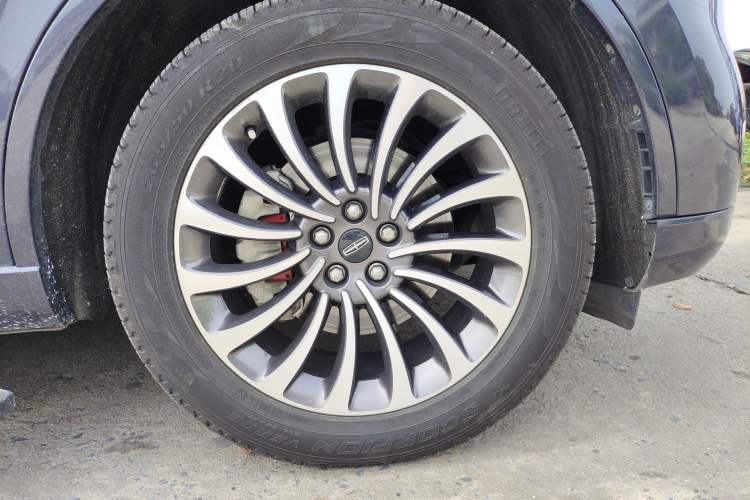 Used Lincoln Aviator 2021 3.0T V6 Four-Wheel Drive Zunya Edition Right Front Wheel Hub