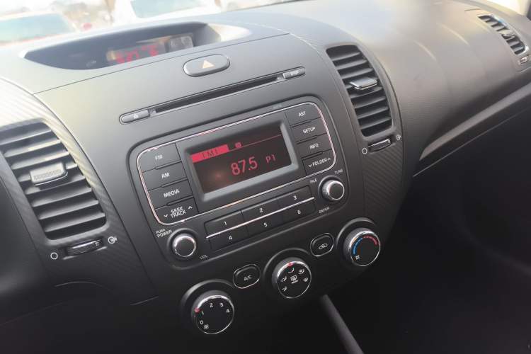 Used Kia K3 2015 1.6L Manual GL Audio And AC Panel