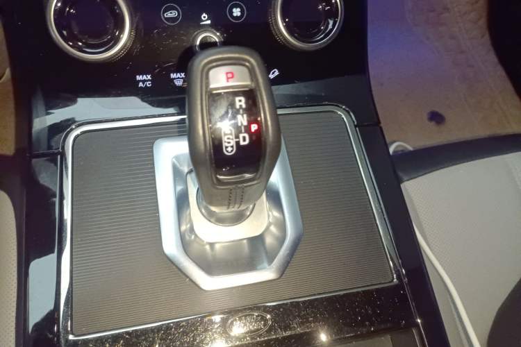 Used Land Rover Range Rover Evoque 2020 249 PS R-DYNAMIC SE Sport Technology Edition
