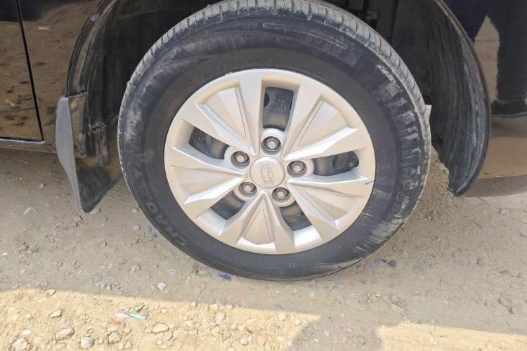 Used JAC Refine M3 2019 Creator Edition 1.8L Luxury Model Right Front Wheel Hub