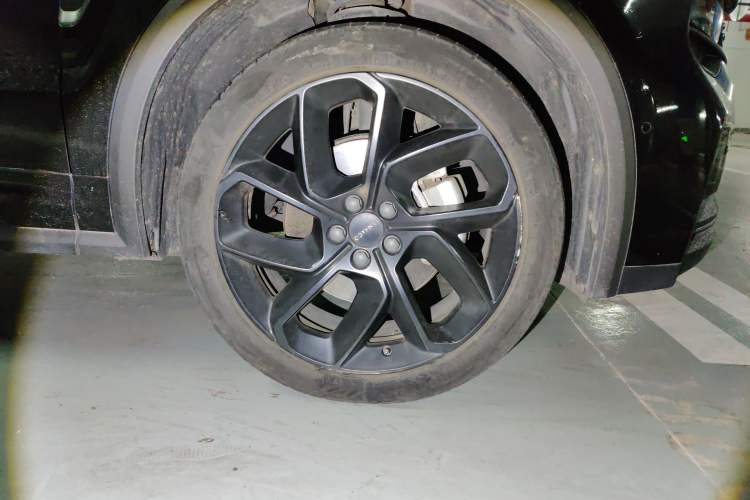Used Lynk & Co 01 2021 2.0TD Four-Wheel Drive Dark Night Edition Right Front Wheel Hub