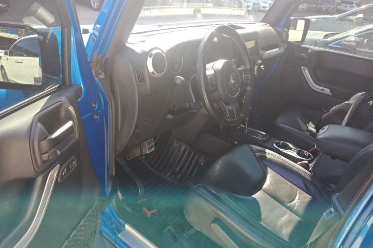 Used Jeep Wrangler 2017 3.0L Sahara Four-Door Comfort Edition
