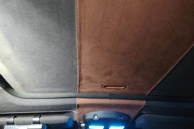 Used Mitsubishi Pajero 2018 3.0L Automatic Comfort Edition Headliner