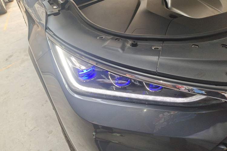 Used BYD Tang New Energy 2019 EV600D Four-Wheel Drive Smart Connect Genesis Edition Right Front Headlight