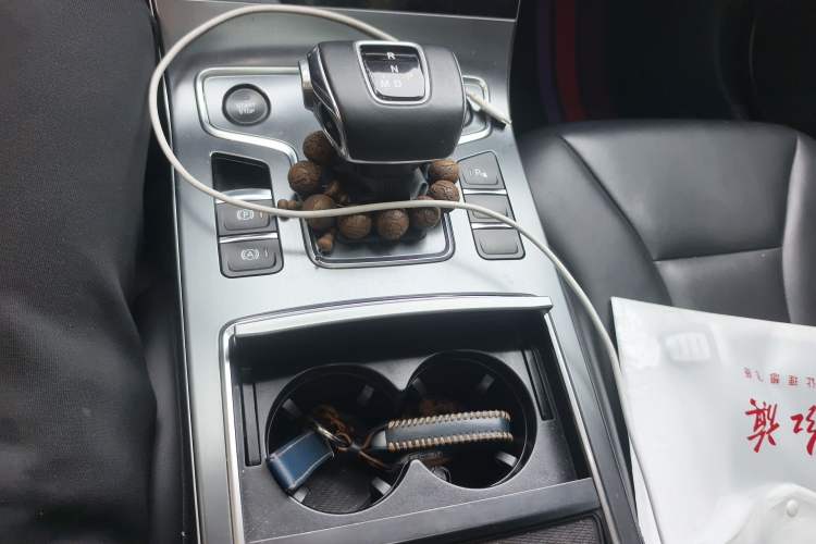 Used Hongqi H5 2022 Classic Model Facelift 1.8T Automatic Smart Connect Flagship Edition Gear Lever
