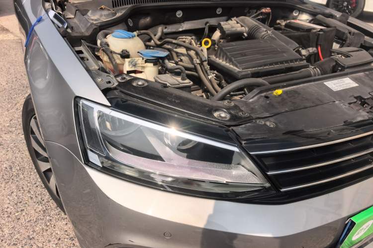 Used Volkswagen Sagitar 2015 230TSI Manual Luxury Edition
