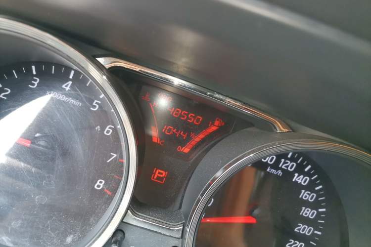 Used Nissan Livina 2013 1.6XE CVT Comfort Edition Odometer Close Up