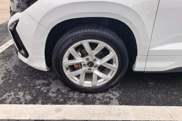 Used Jetta VS5 2024 Model, 5th Anniversary Edition Left Front Wheel Hub