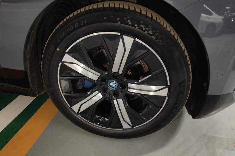 Used BMW iX 2022 xDrive40 Right Front Wheel Hub