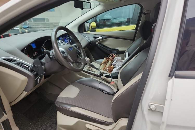 Used Ford Focus 2012 Hatchback 1.6L Automatic Fashion Edition