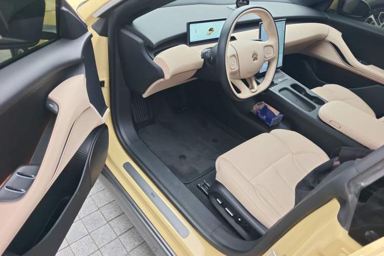 Used Nio ET5 2022 75 kWh Driver Seat