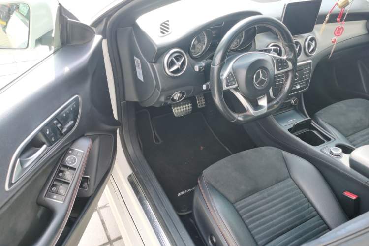 Used Mercedes-Benz CLA 2015 CLA 220 4MATIC
