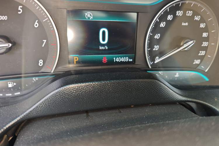 Used Buick GT 2015 15N Automatic Elite Version Odometer Close Up