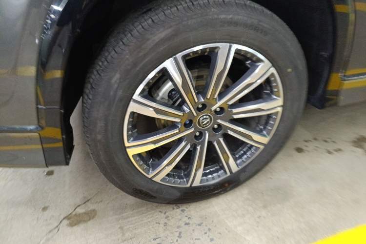 Used CHANGAN CS75 PLUS 2023 3rd Generation 1.5T Automatic Prestige Model Right Rear Wheel Hub