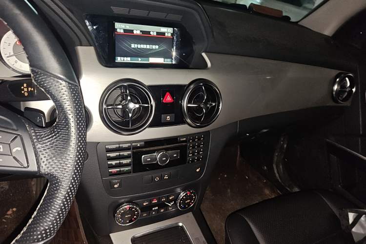 Used Mercedes-Benz GLK-Class 2013 GLK 300 4MATIC Dynamic Sunroof Model
