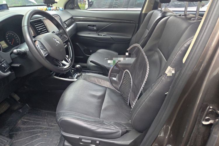 Used Mitsubishi Outlander 2018 2.0L Two-Wheel Drive Glory Edition 5 Seats
