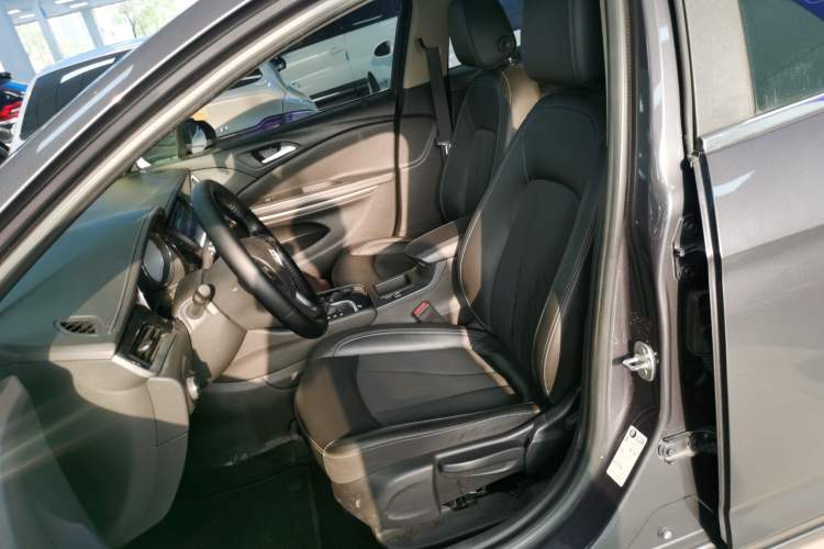 Used Buick Verano 2015 Sedan 20T Dual-Clutch Leading Model Left Front Seat