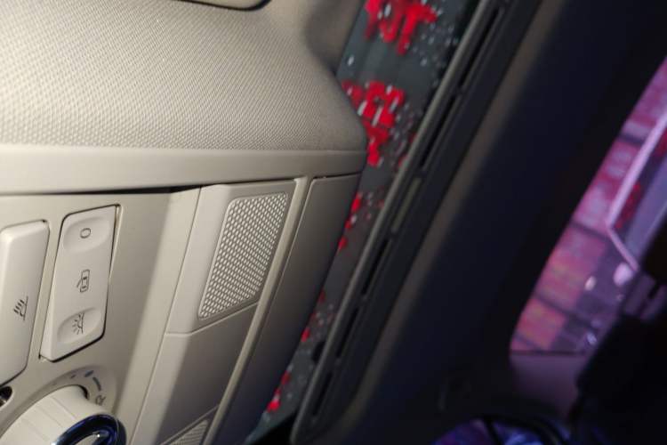 Used Volkswagen Sagitar 2015 1.6L Manual Comfort Model Headliner