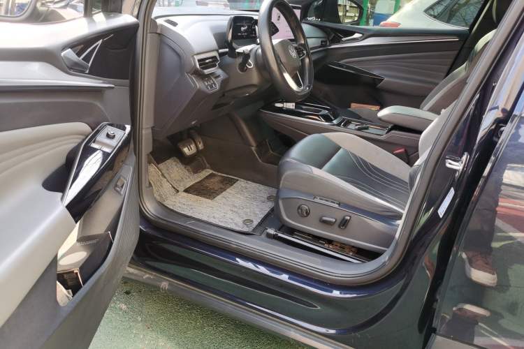 Used Volkswagen ID.4 CROZZ 2021 Long-Range PRO Two-Wheel Drive Version