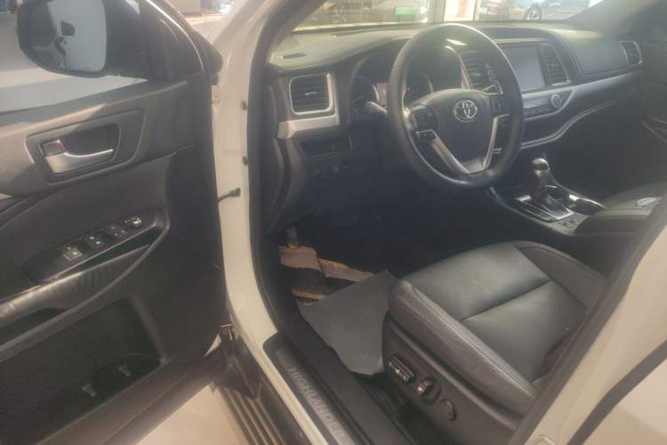 Used Toyota Highlander 2017 2.0T Four-Wheel Drive Luxury Edition 7 Seats Driver Seat